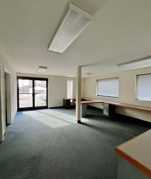 More Photos Of 8545 Highway 52, Rockwell Flex For Sale