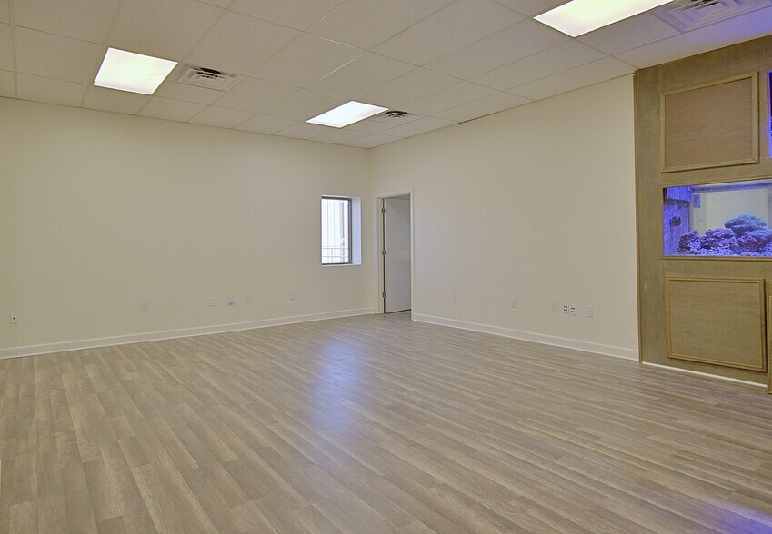 More Photos Of 18025 W Little York Rd, Katy Flex For Sale