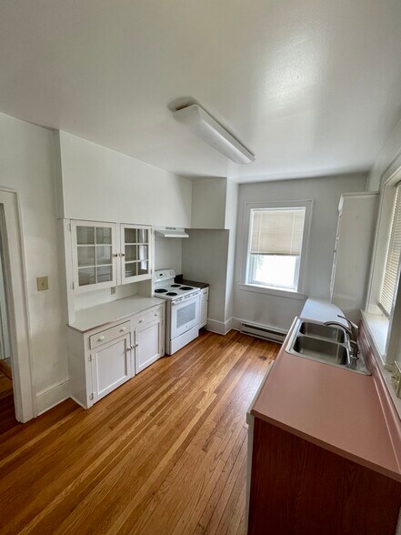 More Photos Of 506 E Liberty St, Charles Town Apartments For Sale