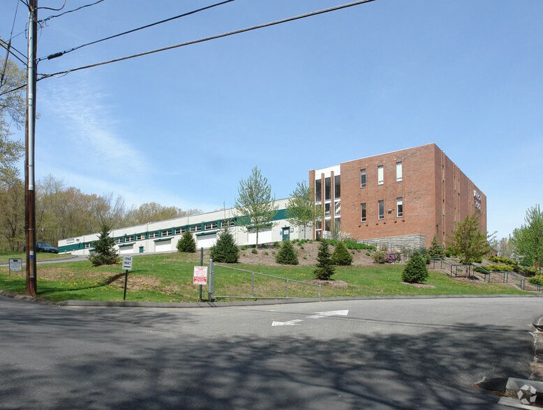 Primary Photo Of 61 Arrow Rd, Wethersfield Distribution For Lease