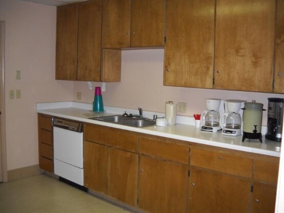 More Photos Of 2755 E Shaw Ave, Fresno Office For Lease