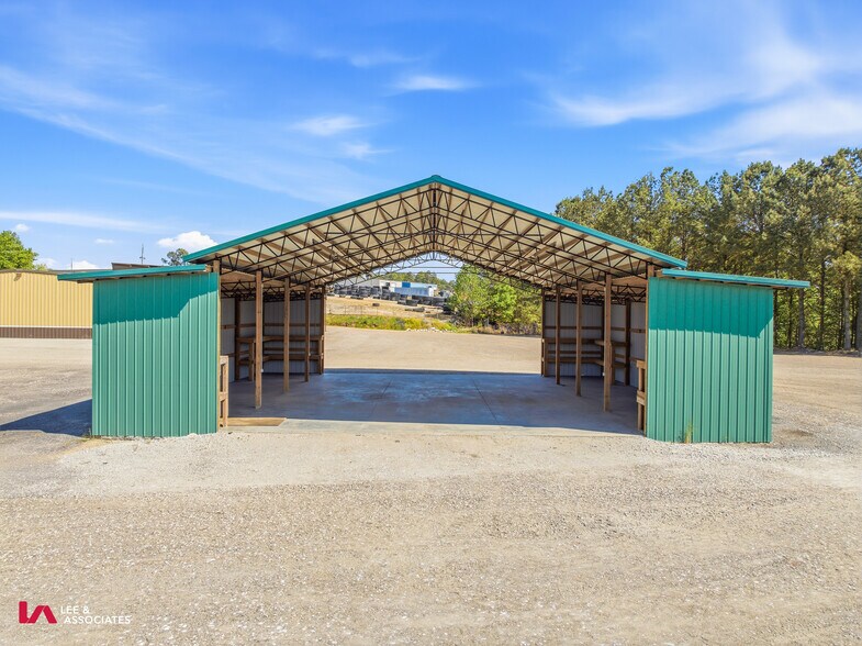 More Photos Of 1364 Candler Rd, Gainesville Truck Terminal For Lease