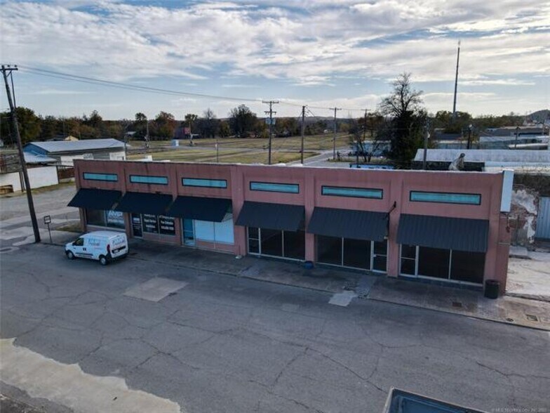 Primary Photo Of 37-45 E Foley St, Eufaula Storefront For Sale