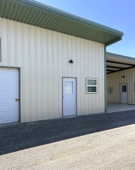 More Photos Of 7624 Azle - Veal Station Rd Rd, Azle Self Storage For Lease