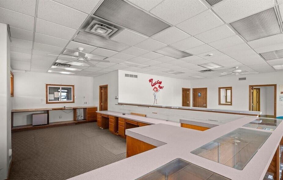 More Photos Of 801 W Main St, Owosso Office For Sale
