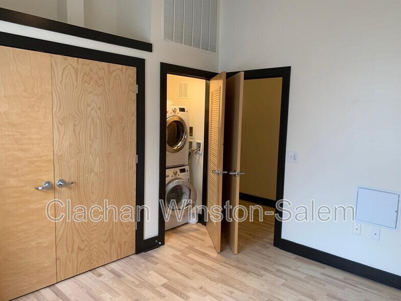 More Photos Of 50 W 4th St, Winston-Salem Apartments For Lease