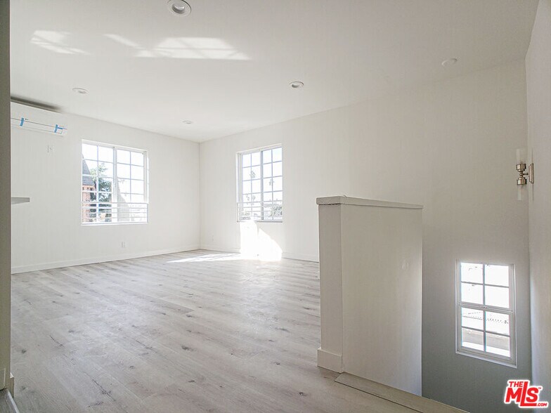 More Photos Of 158 N Edgemont St, Los Angeles Multifamily For Sale