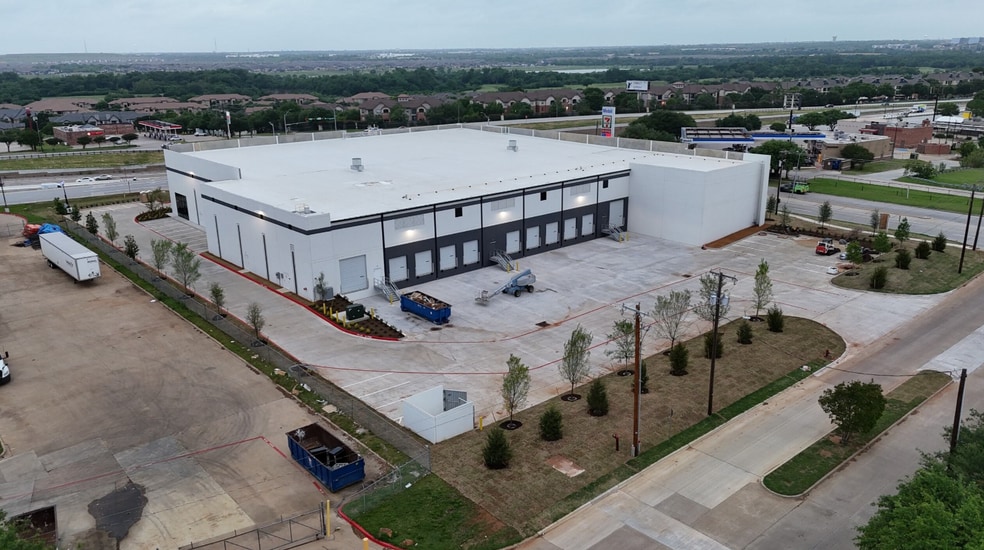 Primary Photo Of 2322 N State Highway 360, Grand Prairie Warehouse For Sale