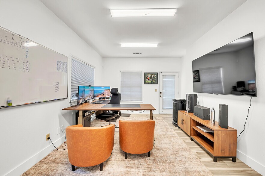 More Photos Of 1704 W 6th St, Austin Office Residential For Lease