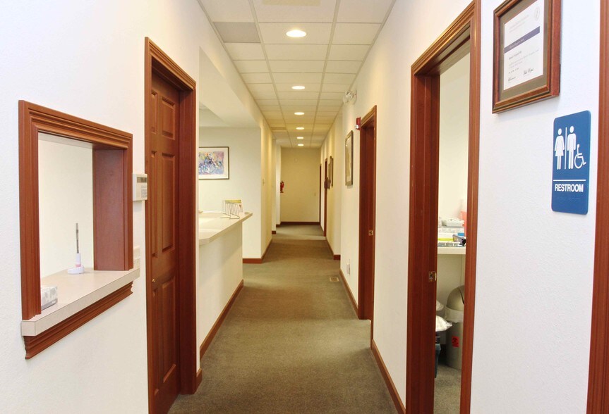 More Photos Of 5923 Renaissance Pl, Toledo Office For Lease