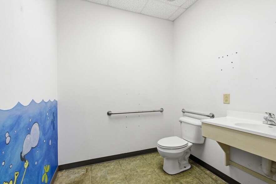 More Photos Of 148-156 W Tugalo St, Toccoa Office For Lease