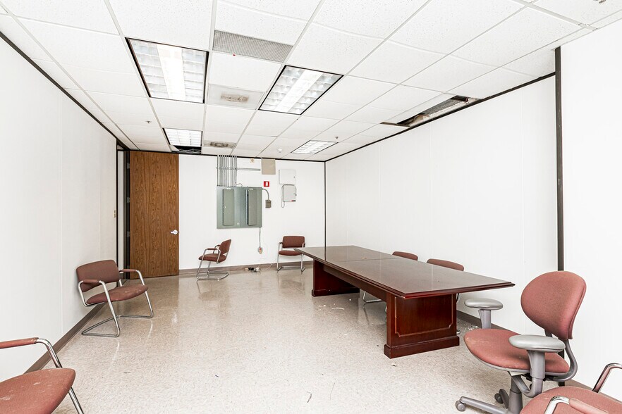 More Photos Of 3636 S Sherwood Forest Blvd, Baton Rouge Office For Lease