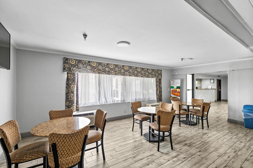 More Photos Of 155 Vulcan Rd, Birmingham Hotel For Sale