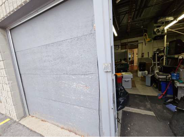 More Photos Of 2355 Derry Rd E, Mississauga Office For Sale