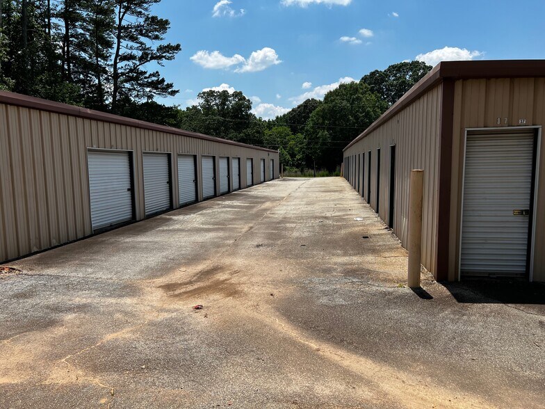 More Photos Of 280 McMillan rd, Dacula Self Storage For Sale