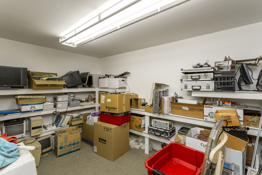 More Photos Of 10623 E Montgomery Dr, Spokane Valley Office Residential For Sale