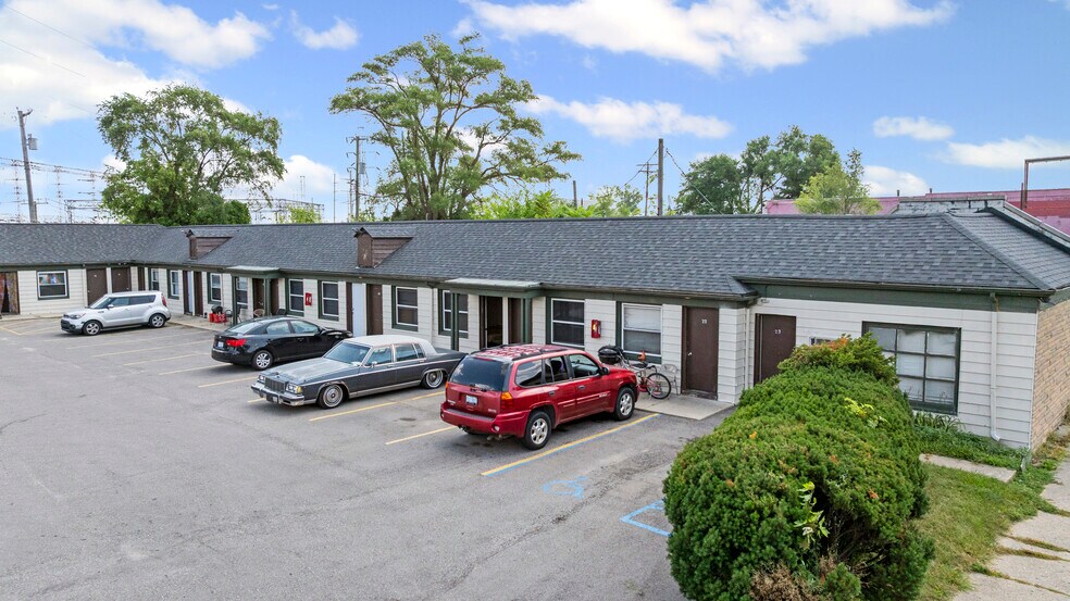 More Photos Of 44784 Woodward Ave, Pontiac Hotel For Sale