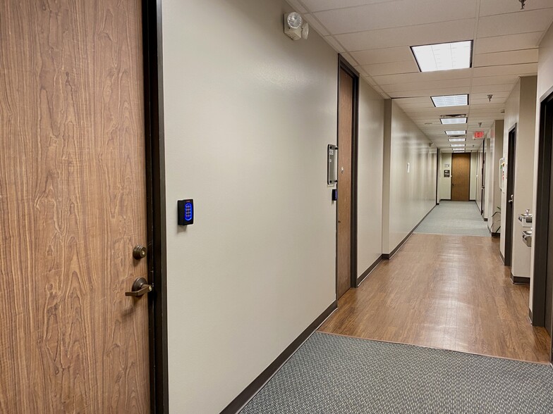 More Photos Of 3007 Knight St, Shreveport Office For Lease