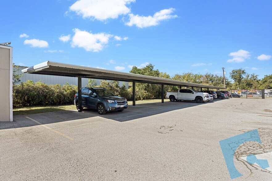 More Photos Of 6324 Eden Dr, Haltom City Light Manufacturing For Lease