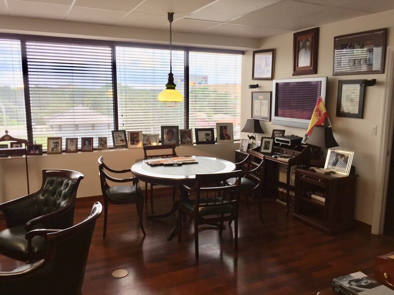 More Photos Of 2620 SW 27th Ave, Miami Office For Lease