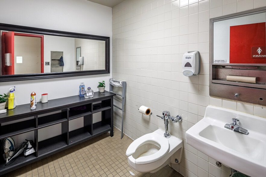 More Photos Of 7 E Baltimore St, Baltimore Office For Lease