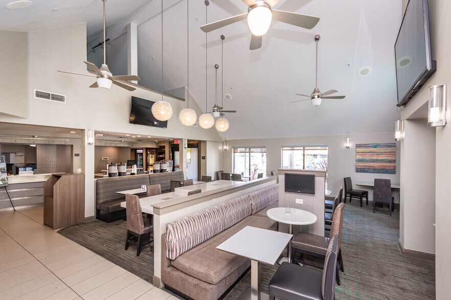 More Photos Of 1530 Howe Ave, Sacramento Hotel For Sale