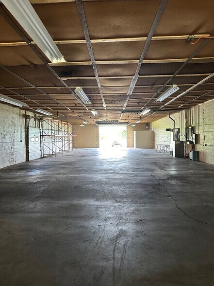 More Photos Of 28552 W County Road 20, Elkhart Warehouse For Lease