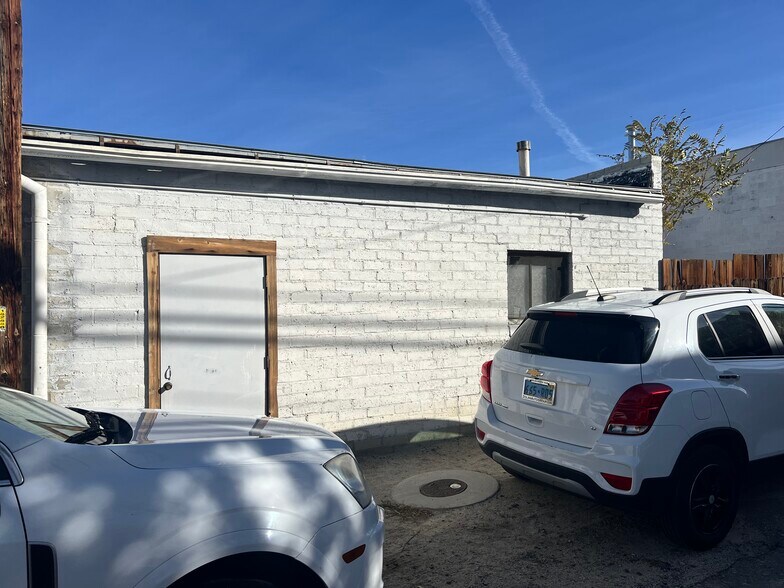 More Photos Of 585 E St, Hawthorne Storefront For Sale