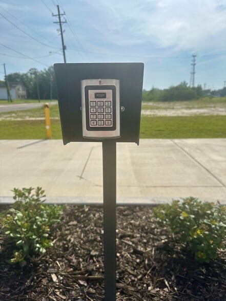 More Photos Of 1404 Krebs Ave, Pascagoula Self Storage For Sale