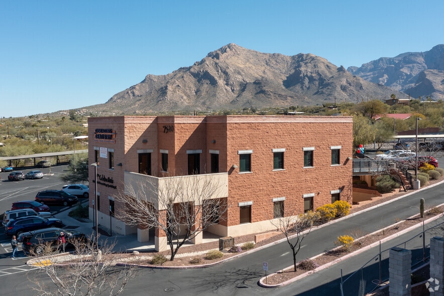 More Photos Of 7490 N Oracle Rd, Tucson Unknown For Lease