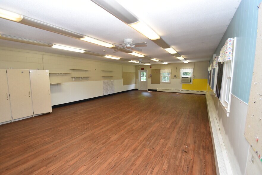 More Photos Of 194 House St, Glastonbury Daycare Center For Sale