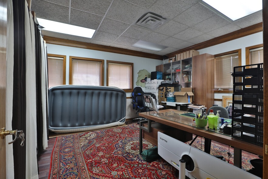 More Photos Of 2425 Deewood Dr, Columbus Medical For Sale