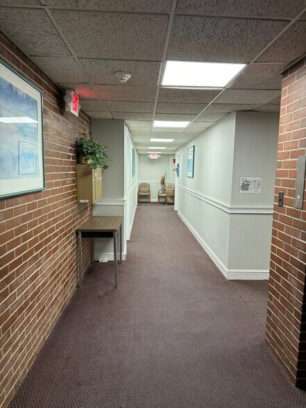 More Photos Of 76 Summer St, Fitchburg Office For Sale