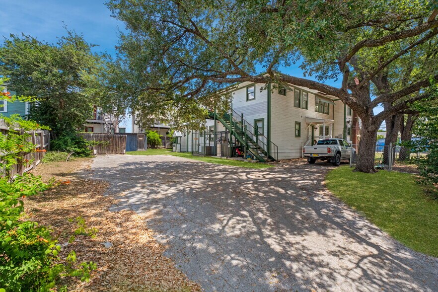 More Photos Of 603 E Grayson St, San Antonio Apartments For Sale