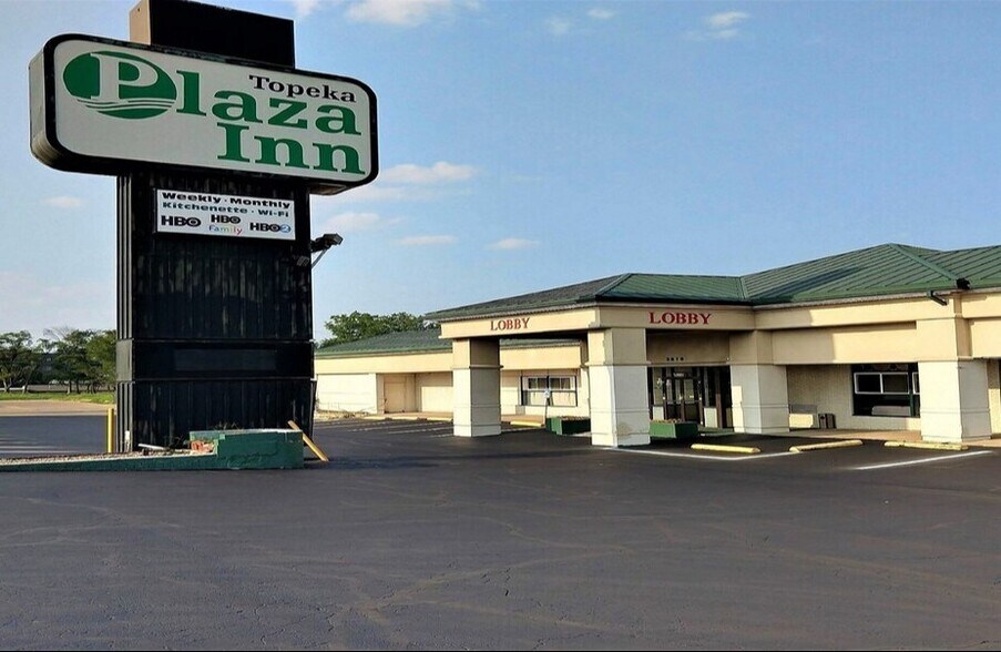 Primary Photo Of 3810 SW Topeka Blvd, Topeka Hotel For Sale