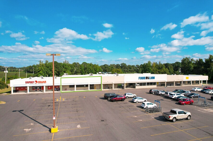 More Photos Of 1100-1116 Aberdeen Rd, Laurinburg Storefront For Lease