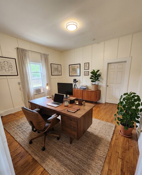 More Photos Of 404 E Elm St, Rockmart Office For Lease
