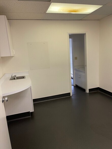 More Photos Of 4132 Katella Ave, Los Alamitos Medical For Lease