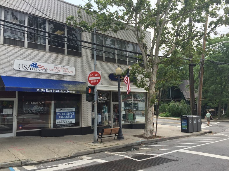 More Photos Of 217-223 E Hartsdale Ave, Hartsdale Storefront Retail Office For Lease