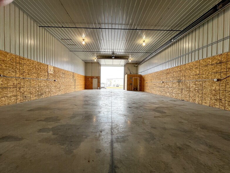 More Photos Of 3515 Seger Dr, Rapid City Warehouse For Lease