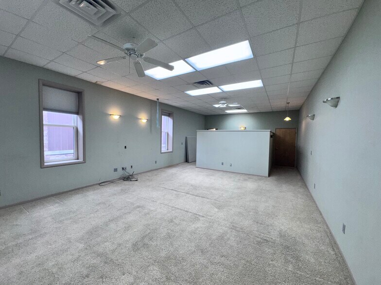 More Photos Of 217 N Randolph St, Macomb Office For Sale