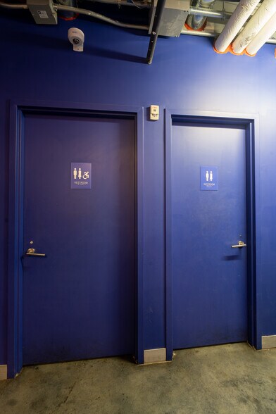 More Photos Of 80 N 6th St, Brooklyn General Retail For Lease
