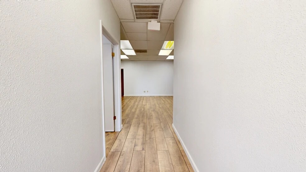 More Photos Of 1213 W Carrier Pky, Grand Prairie Unknown For Lease