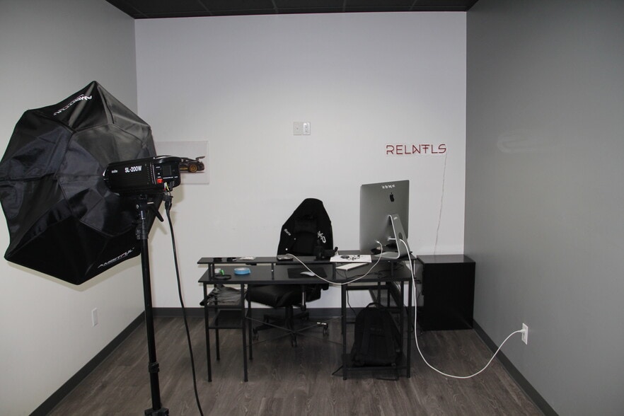 More Photos Of 2452 W Birchwood Cir, Mesa Manufacturing For Lease