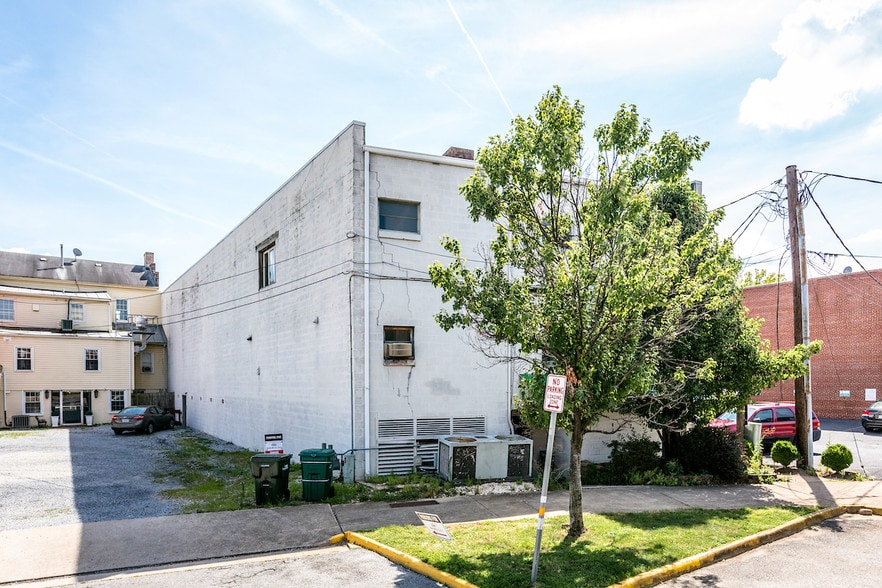 More Photos Of 411 W Main St, Waynesboro Restaurant For Sale