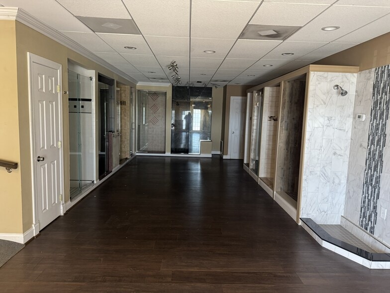 More Photos Of 1712 Ogletown Rd, Newark Flex For Lease