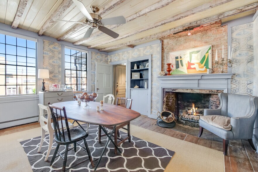 More Photos Of 117 Main St, Sag Harbor Storefront Retail Residential For Sale