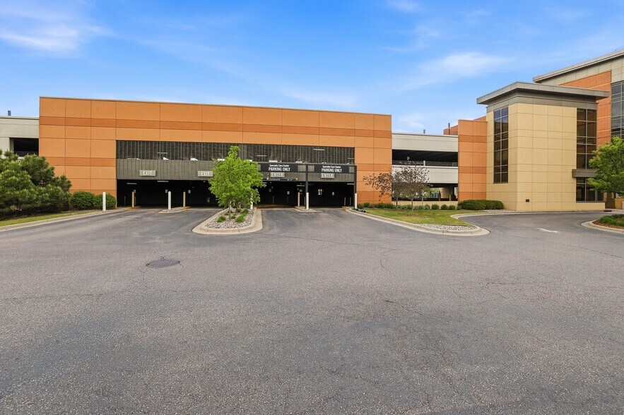 More Photos Of 14101 Fairview Dr, Burnsville Medical For Lease