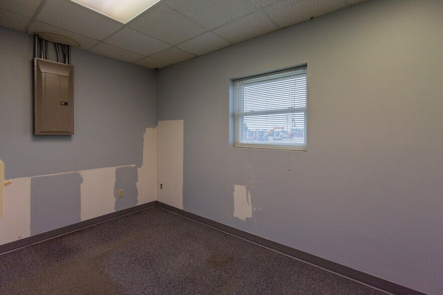 More Photos Of 4303 Memorial Hwy, Mandan Movie Radio TVStudio For Sale