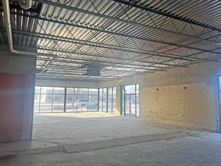 More Photos Of 30178 Woodward Ave, Royal Oak Auto Dealership For Lease